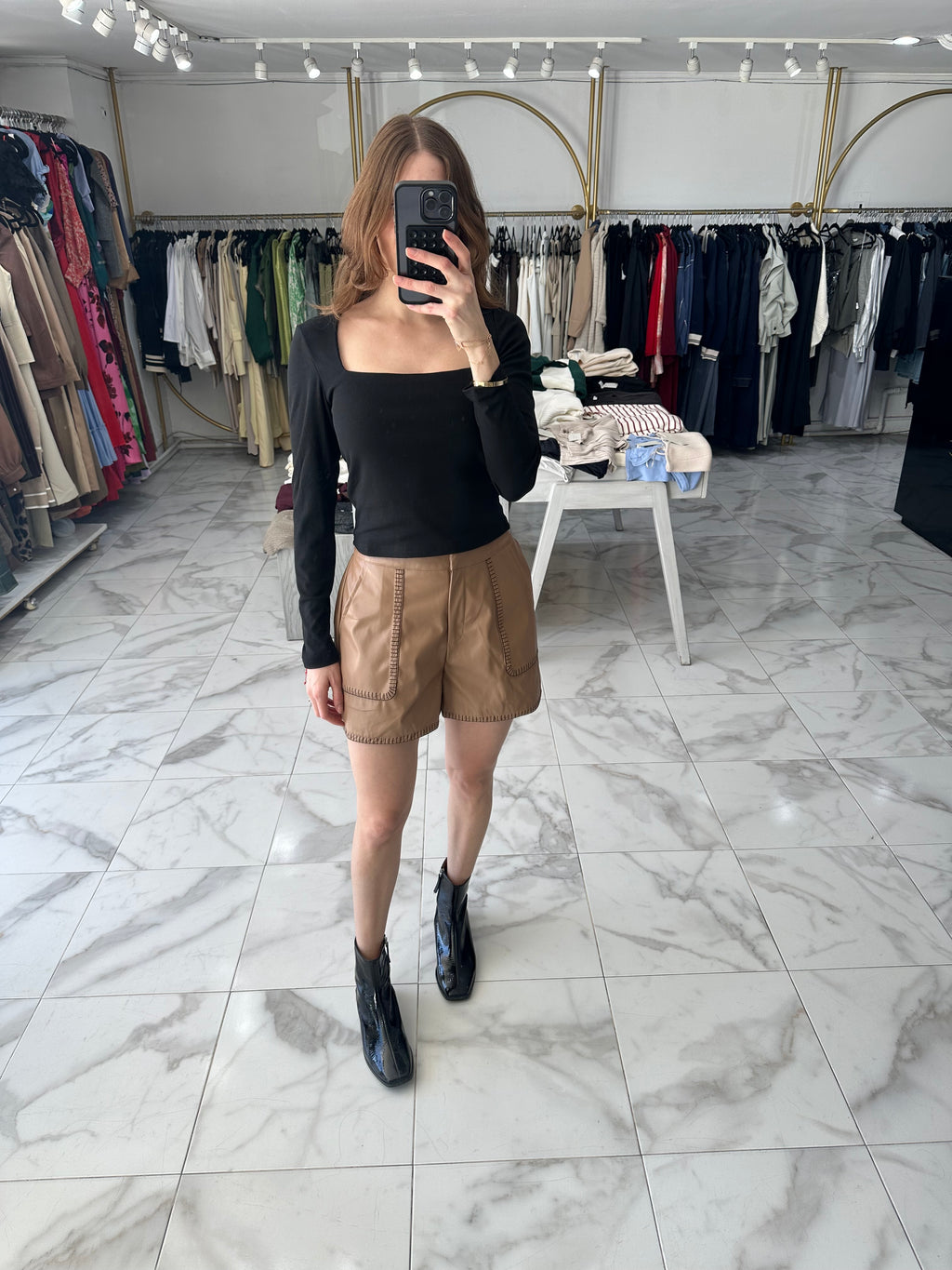 Short camello