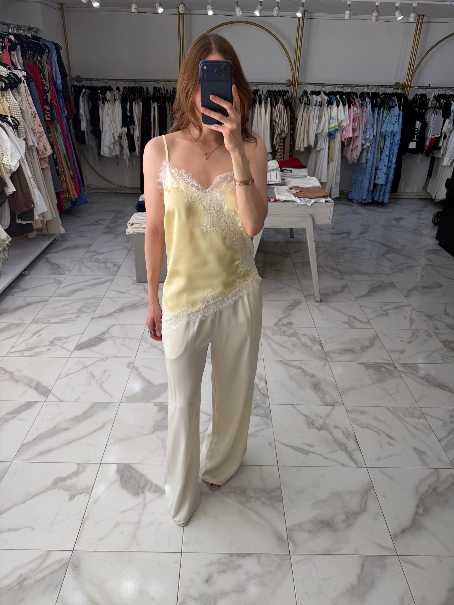 Blusa asimétrica amarilla