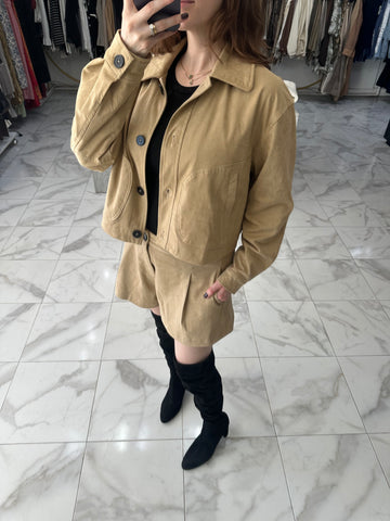Short suede