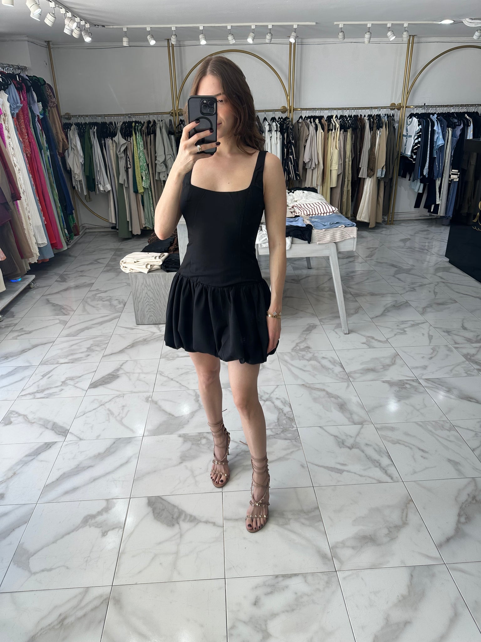 Vestido negro corto