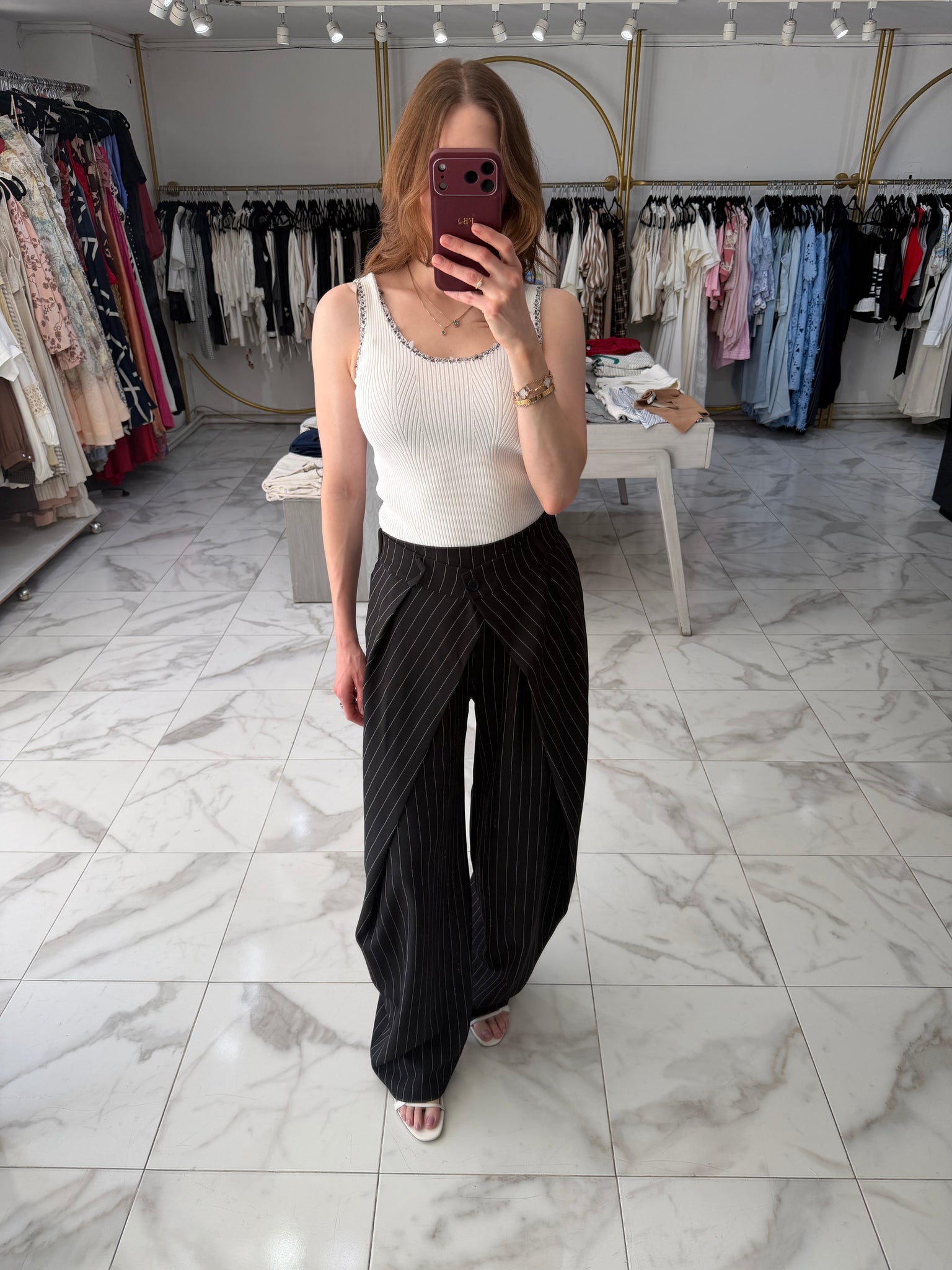 Pantalón asimétrico