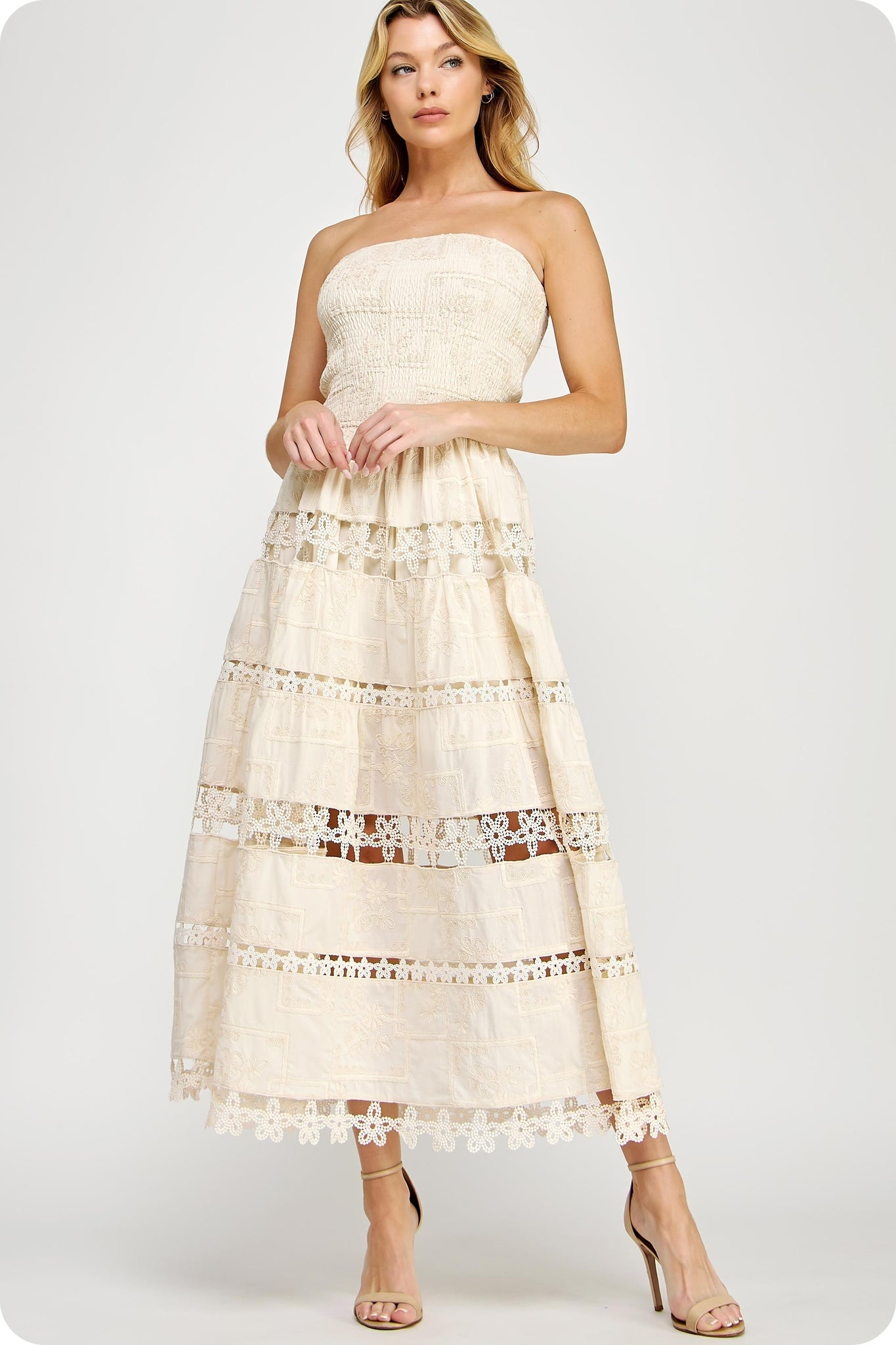 Vestido flores bordadas