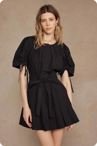 Vestido negro corto