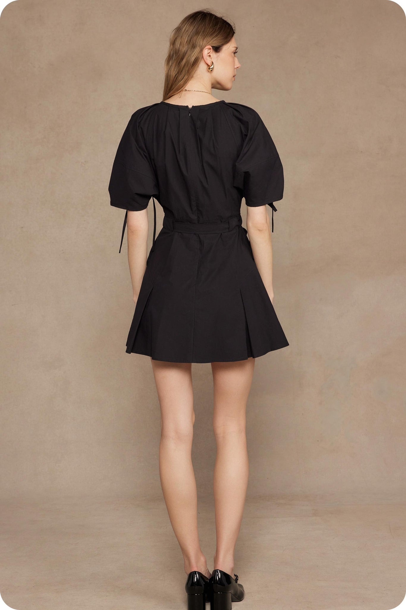 Vestido negro corto