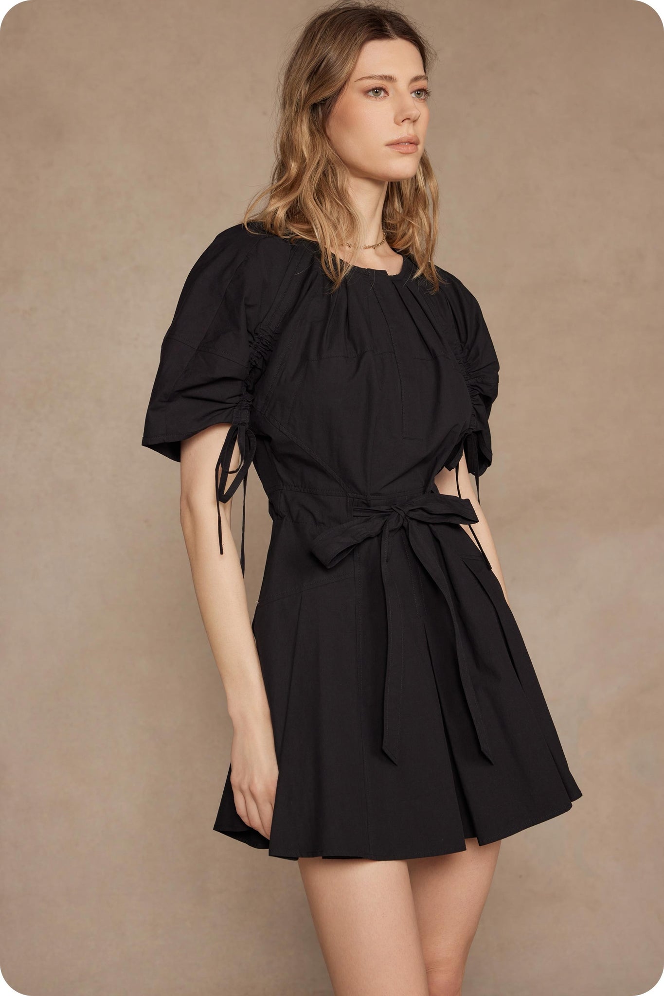 Vestido negro corto