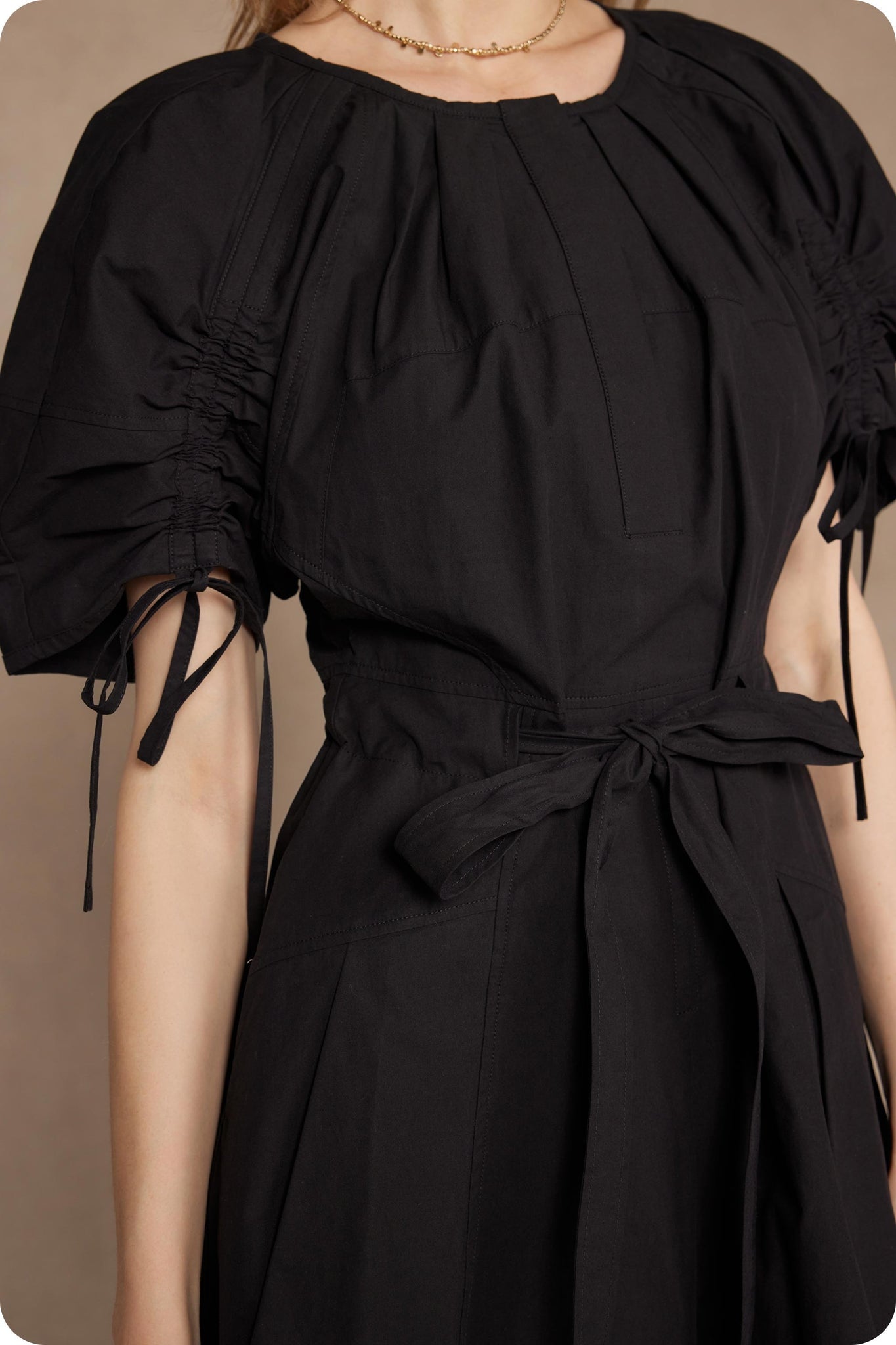 Vestido negro corto