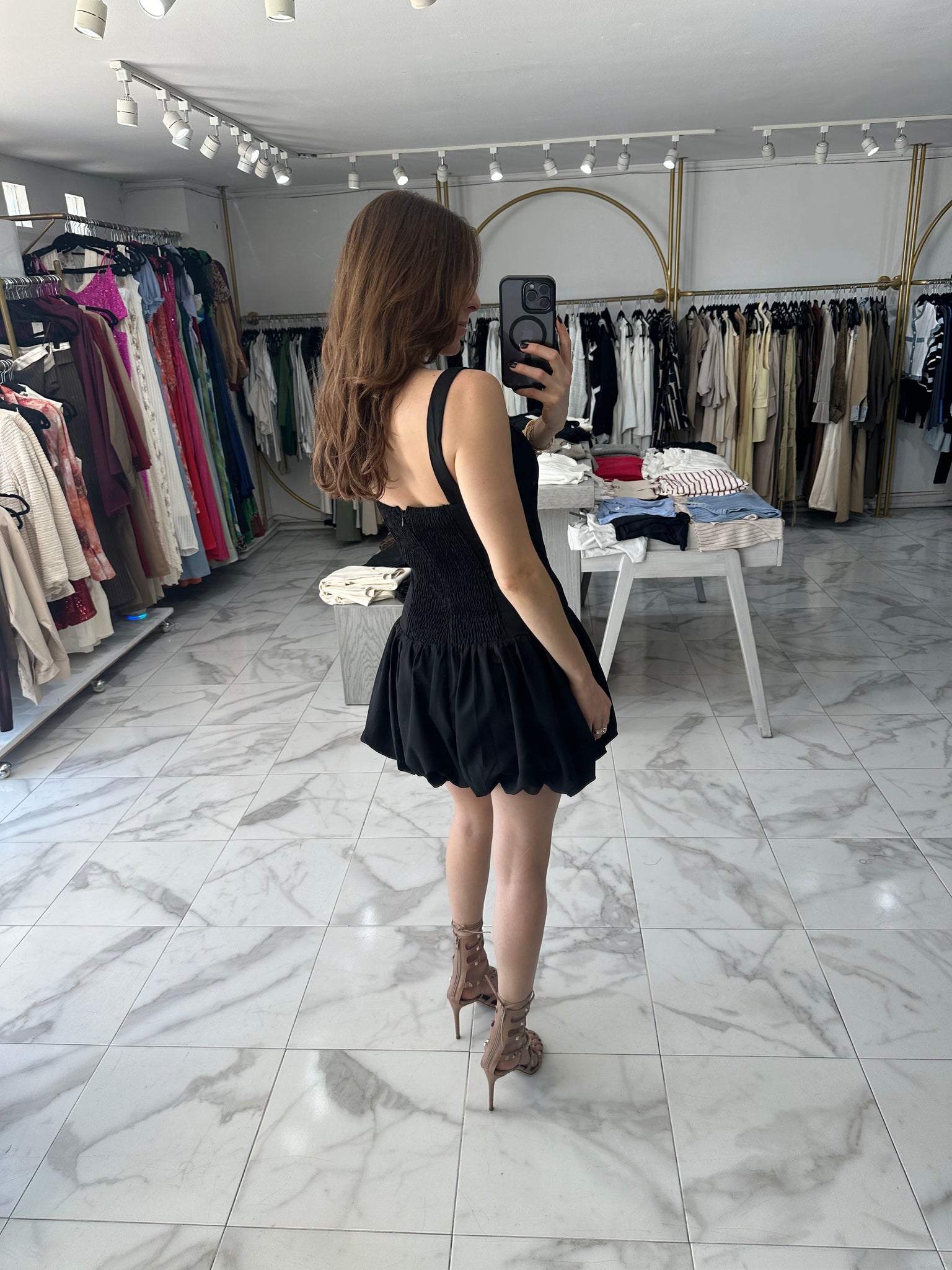 Vestido negro corto