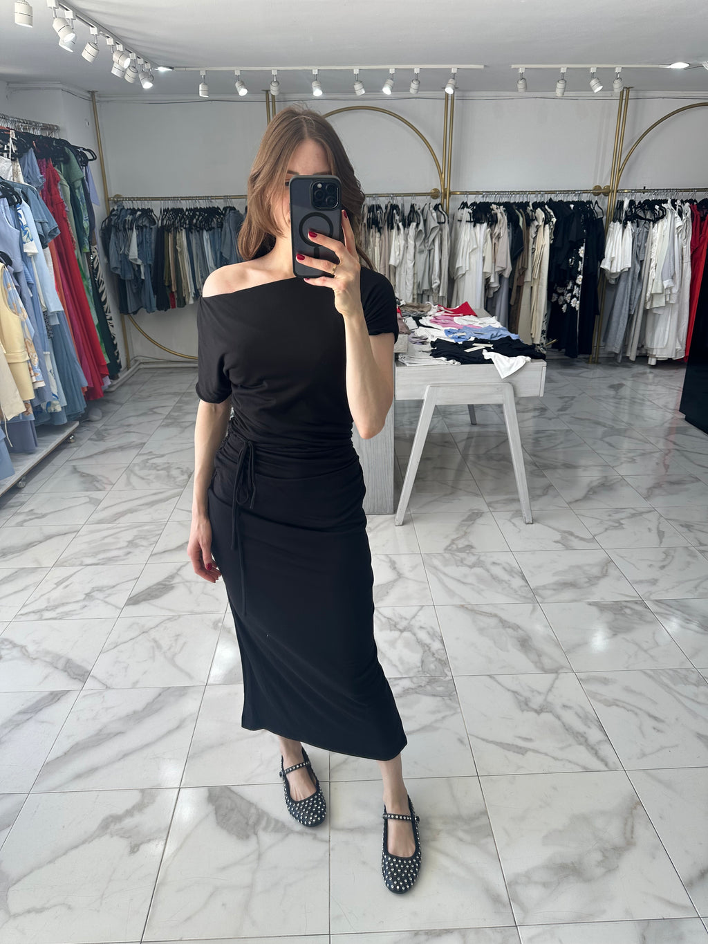 Vestido negro plisado