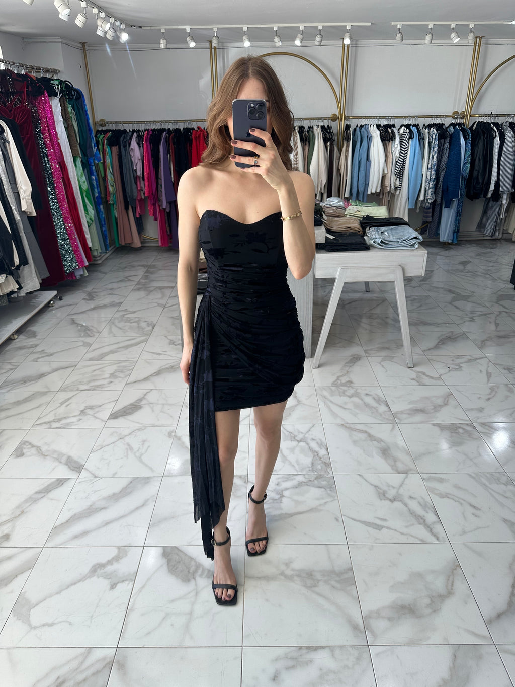 Vestido corto negro