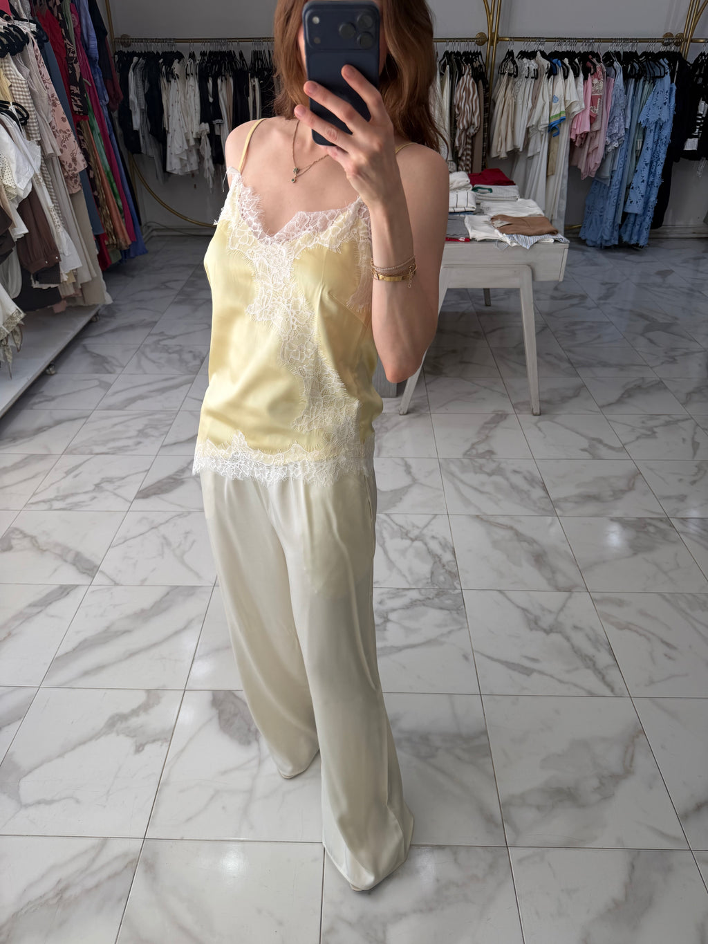Blusa asimétrica amarilla