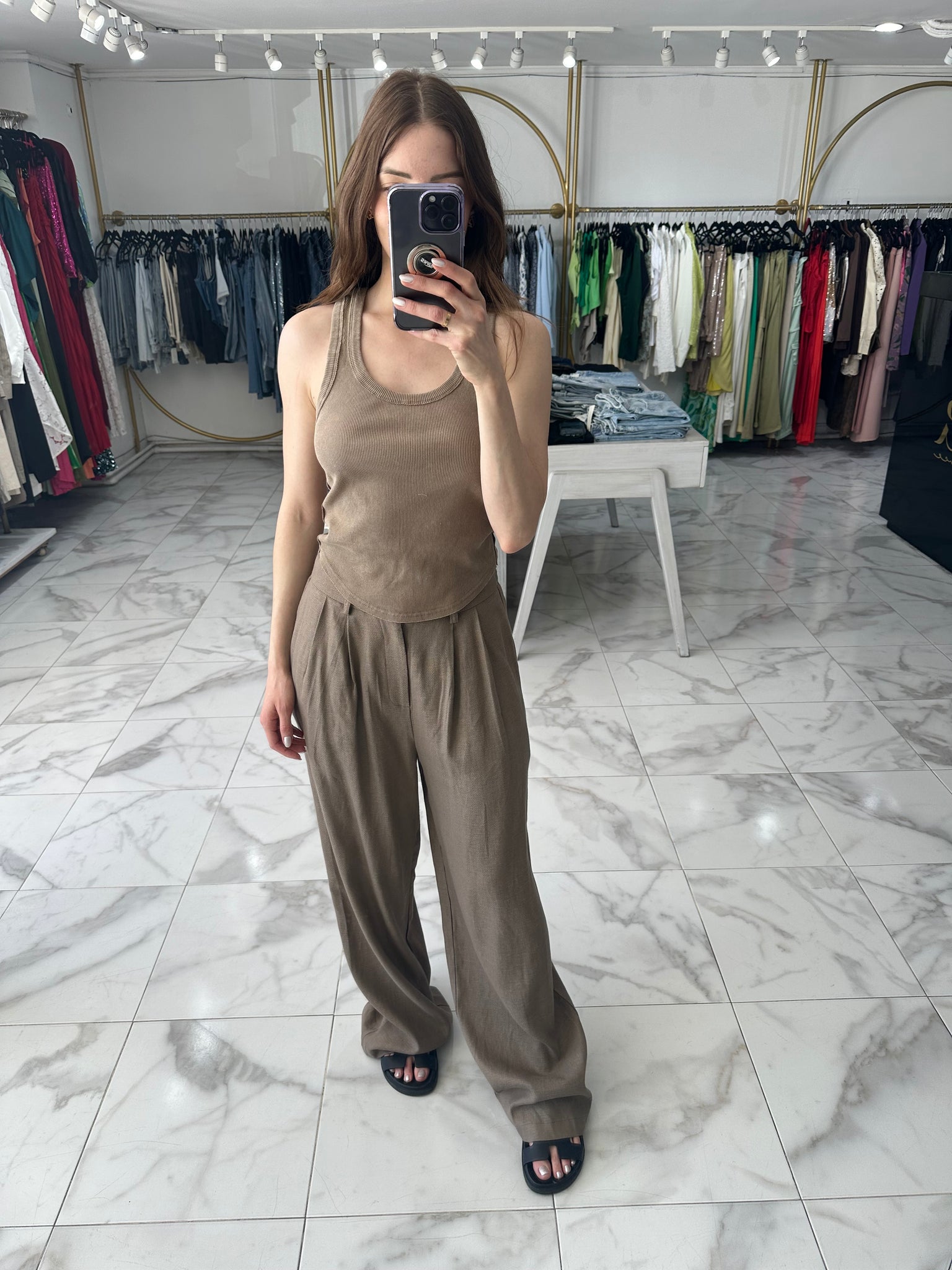 Pantalón taupe