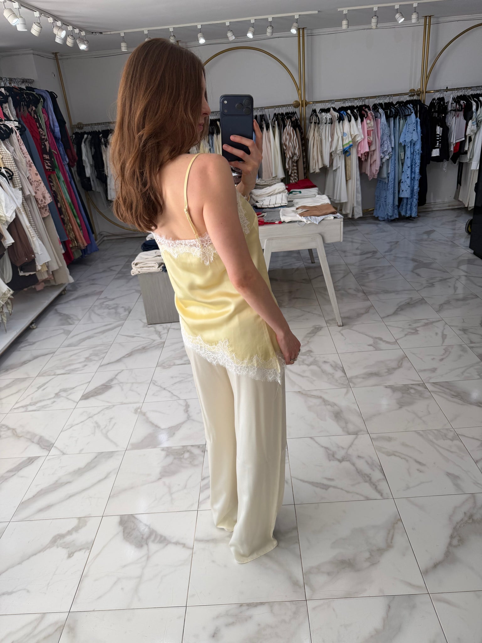 Blusa asimétrica amarilla