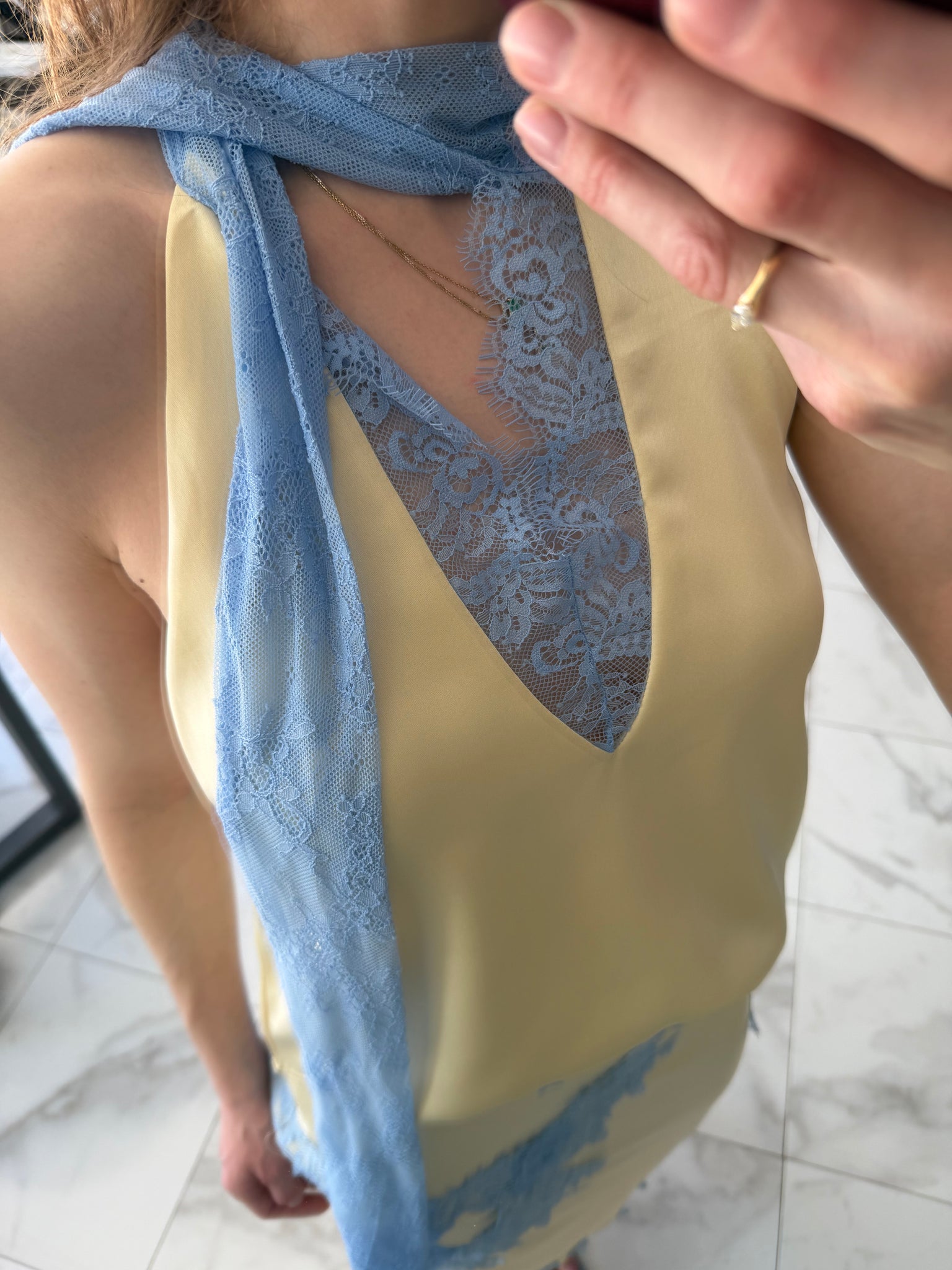 Blusa encaje azul