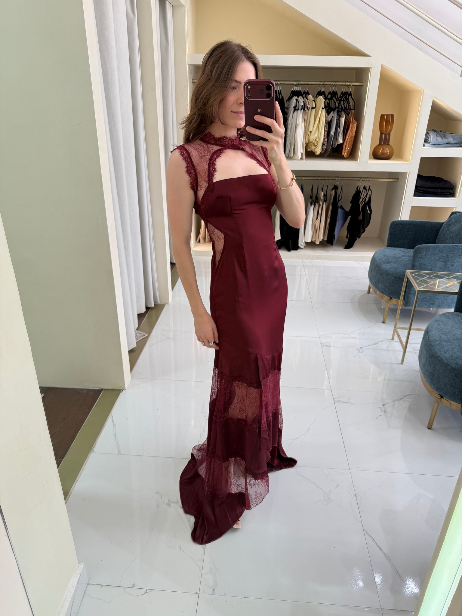 Vestido vino encaje