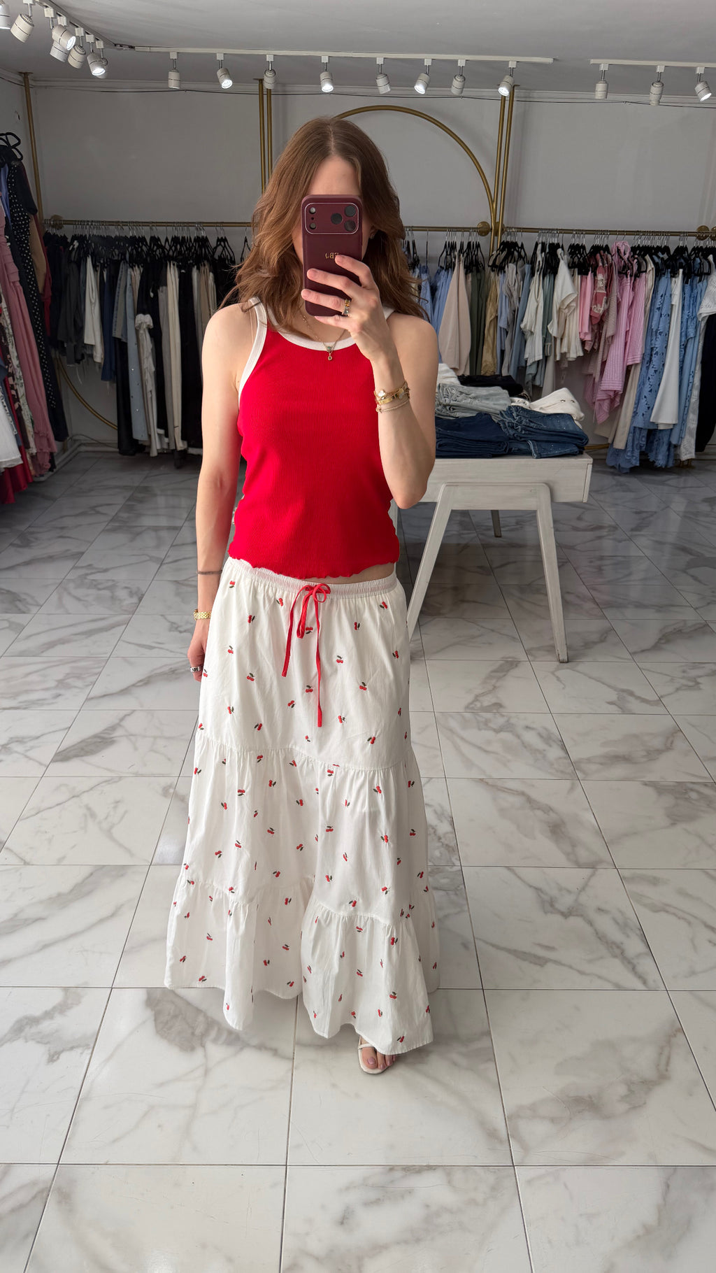Falda cherry