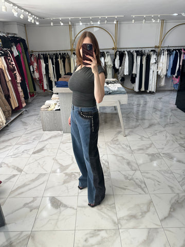 Denim con tachuelas