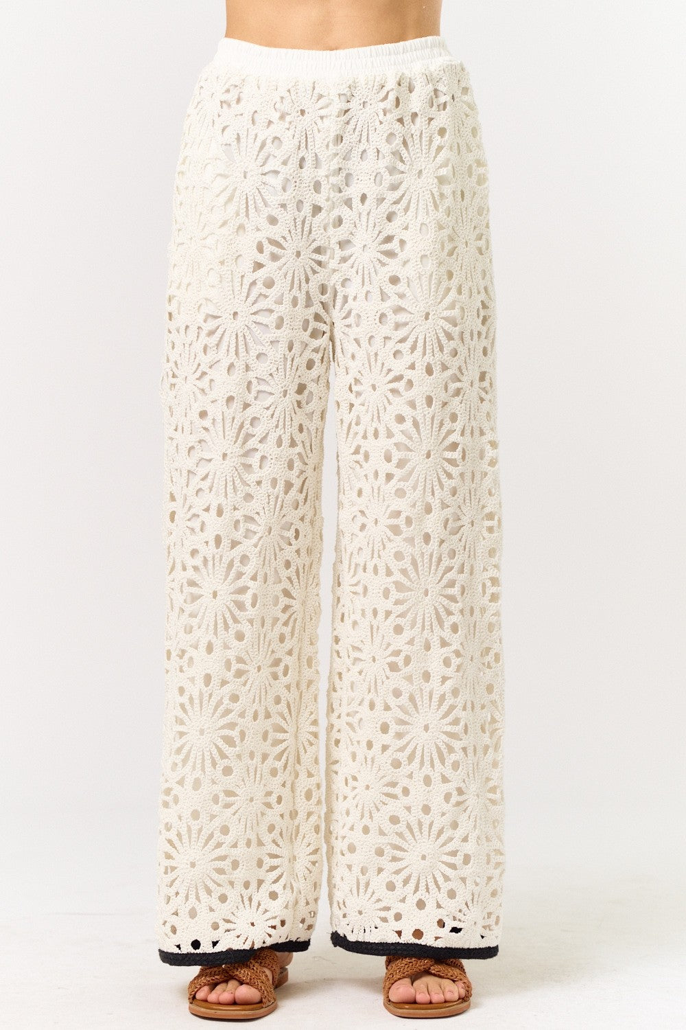 Pantalón bordado