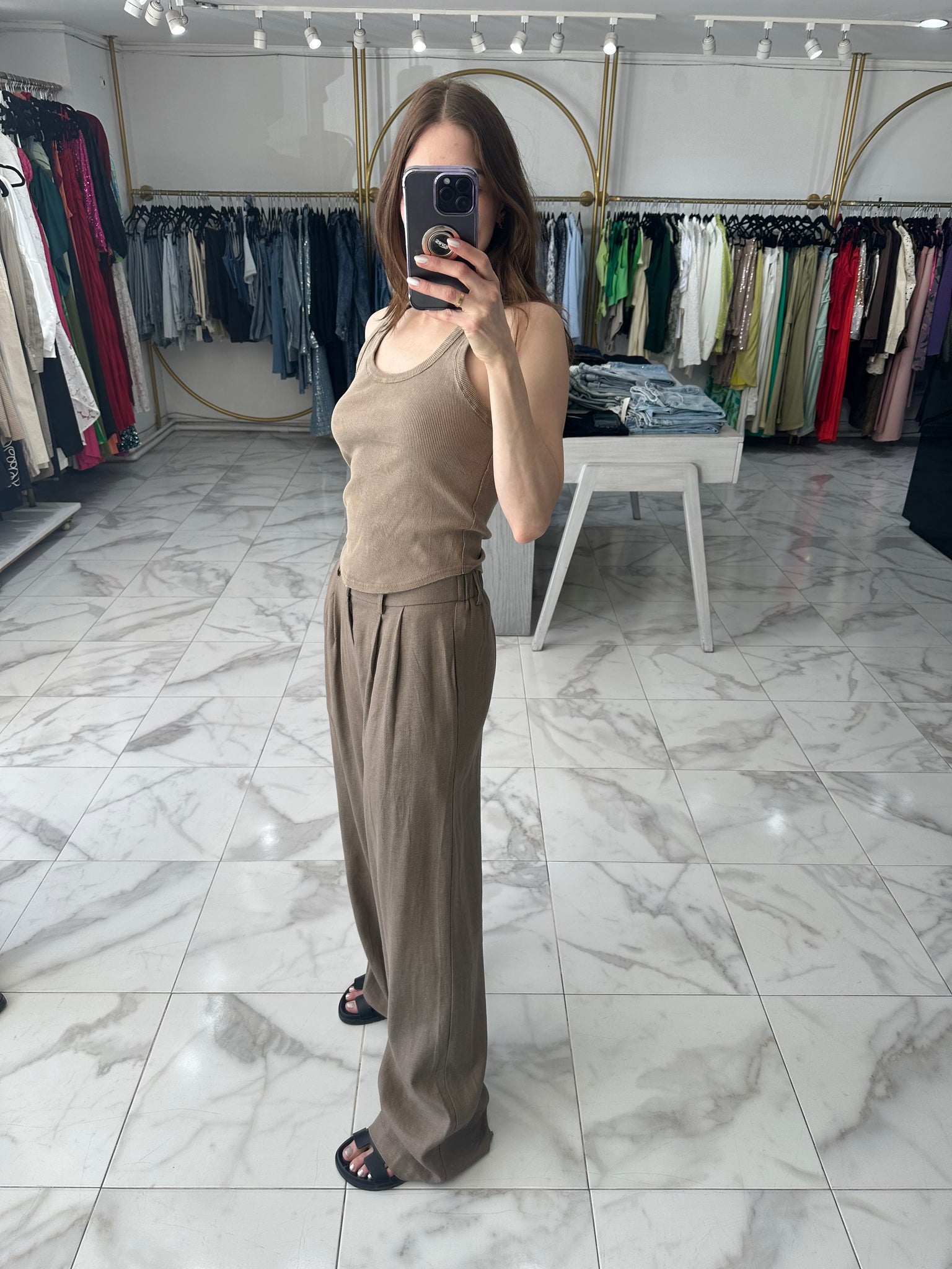 Pantalón taupe