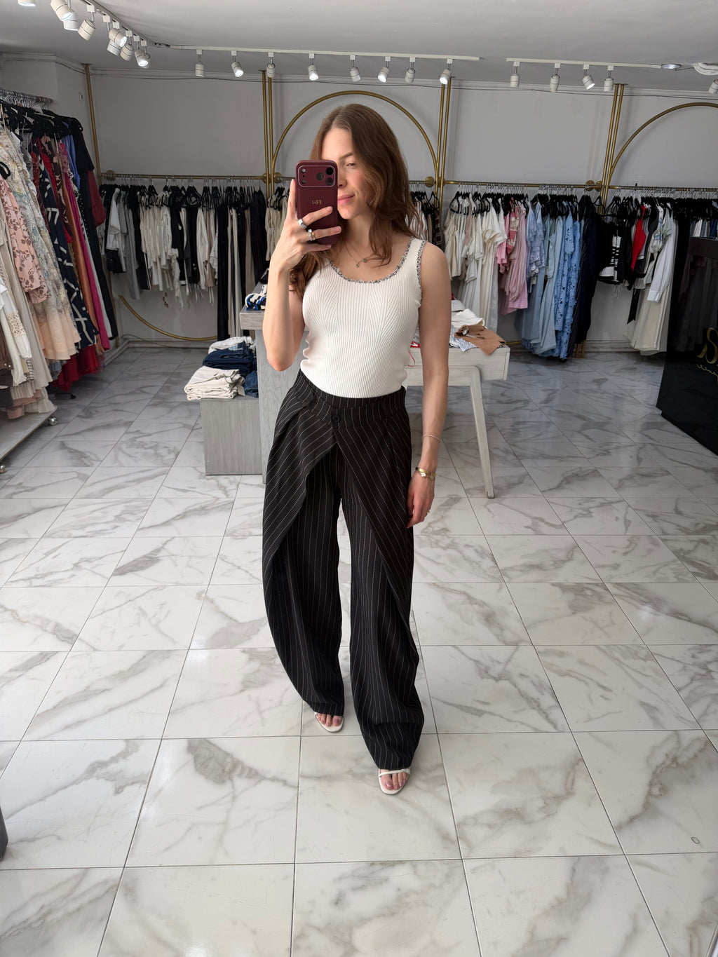 Pantalón asimétrico