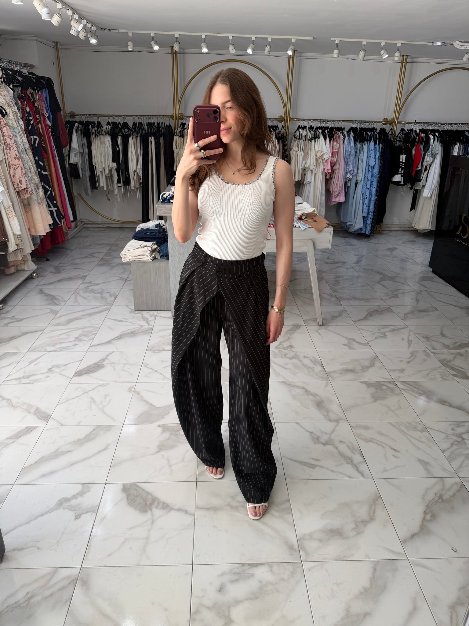 Pantalón asimétrico