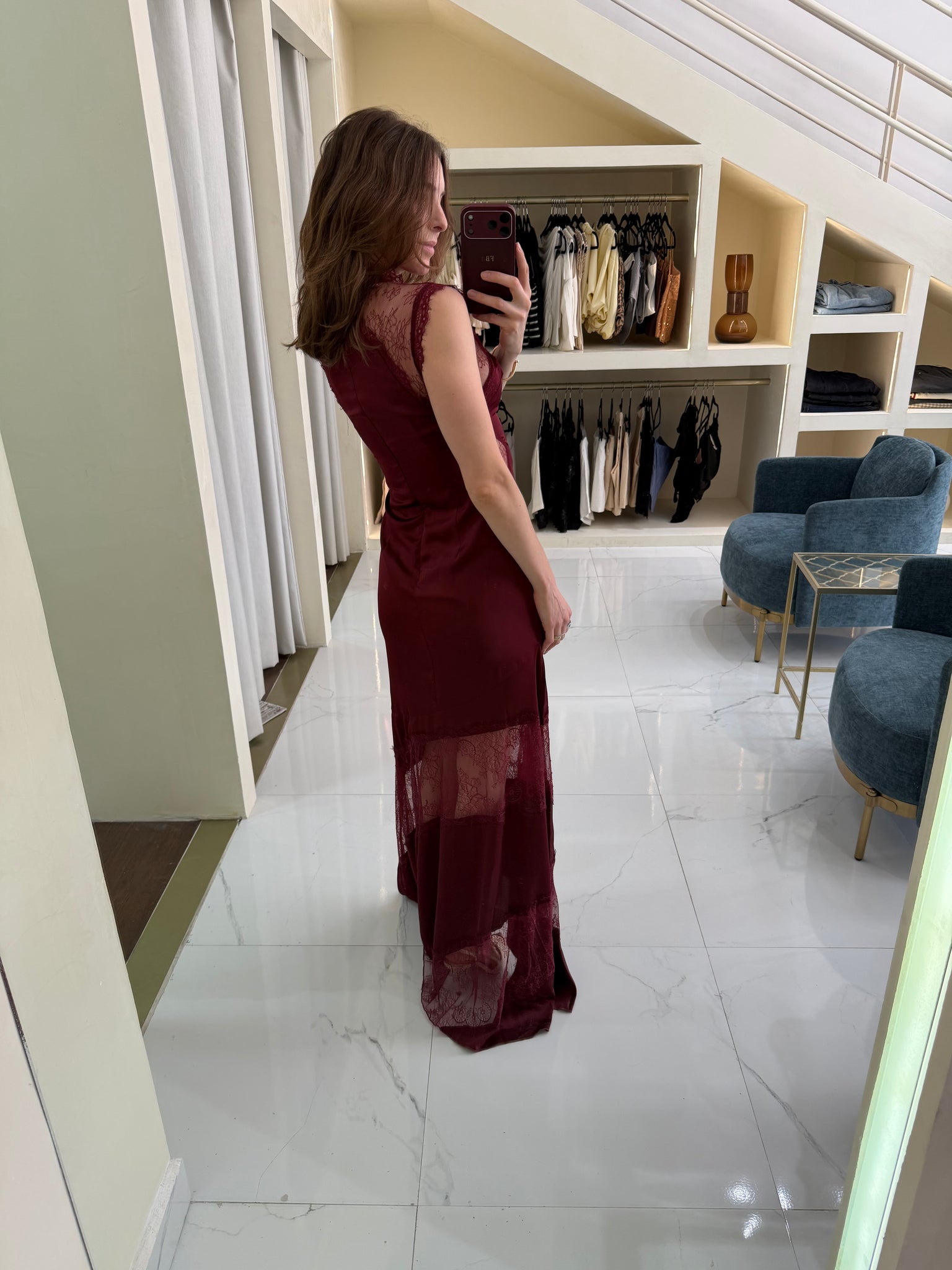 Vestido vino encaje