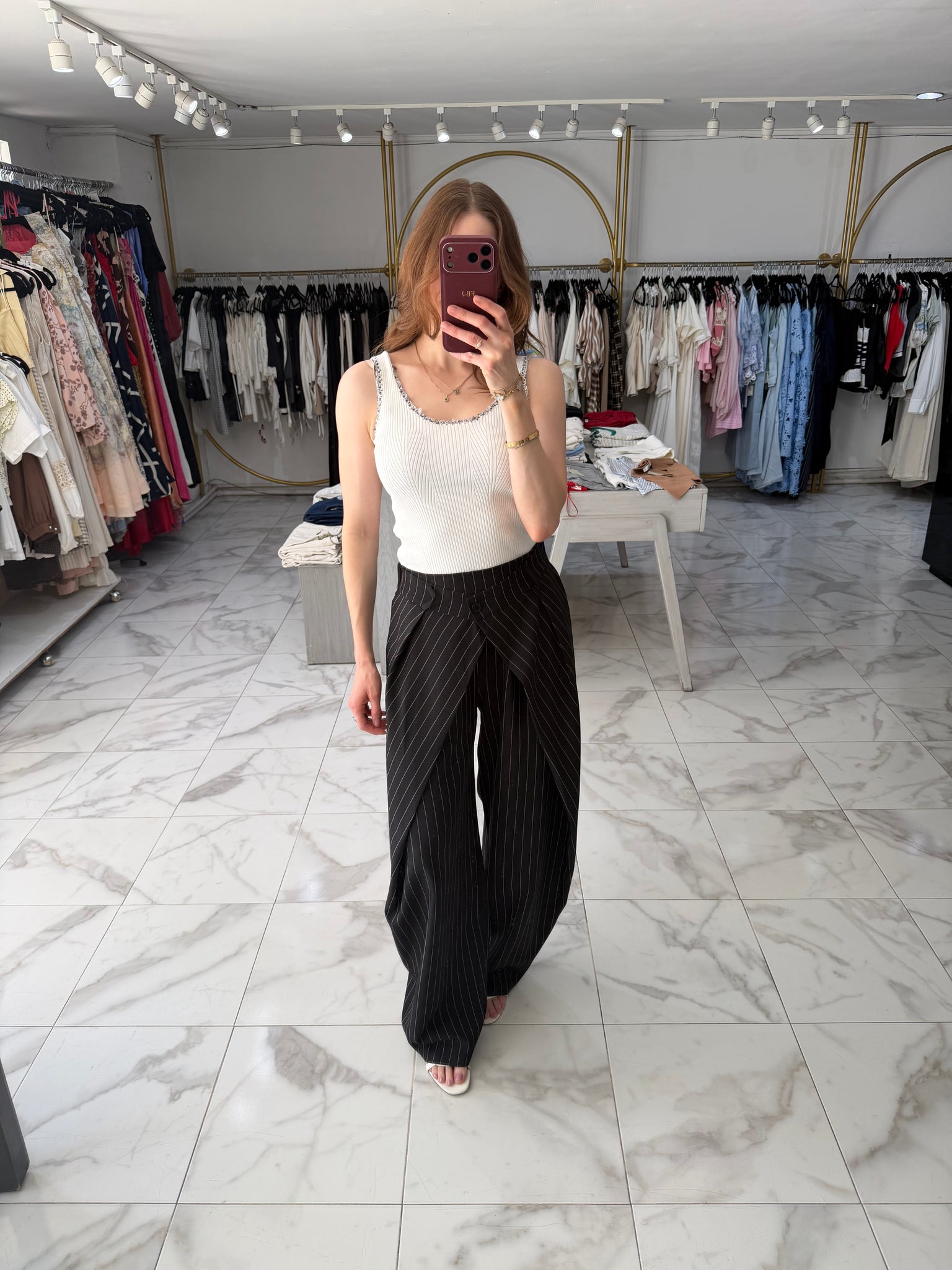 Pantalón asimétrico