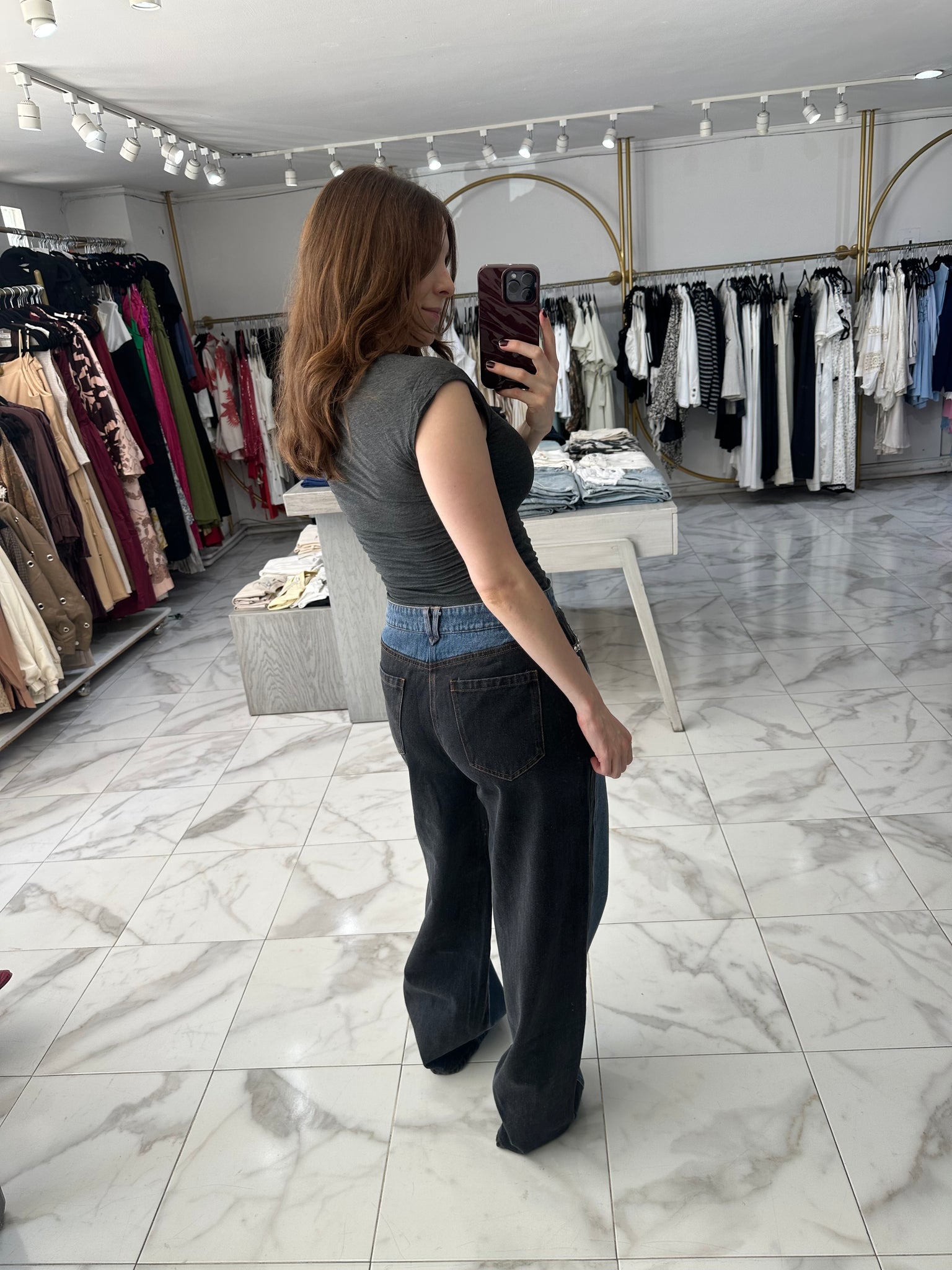 Denim con tachuelas