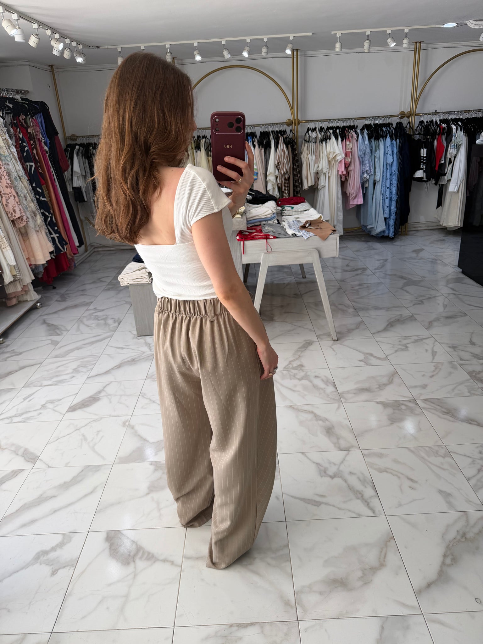 Pantalón asimétrico