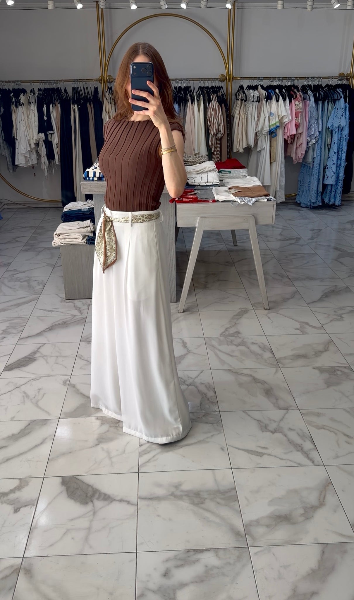 Pantalón con Detalle