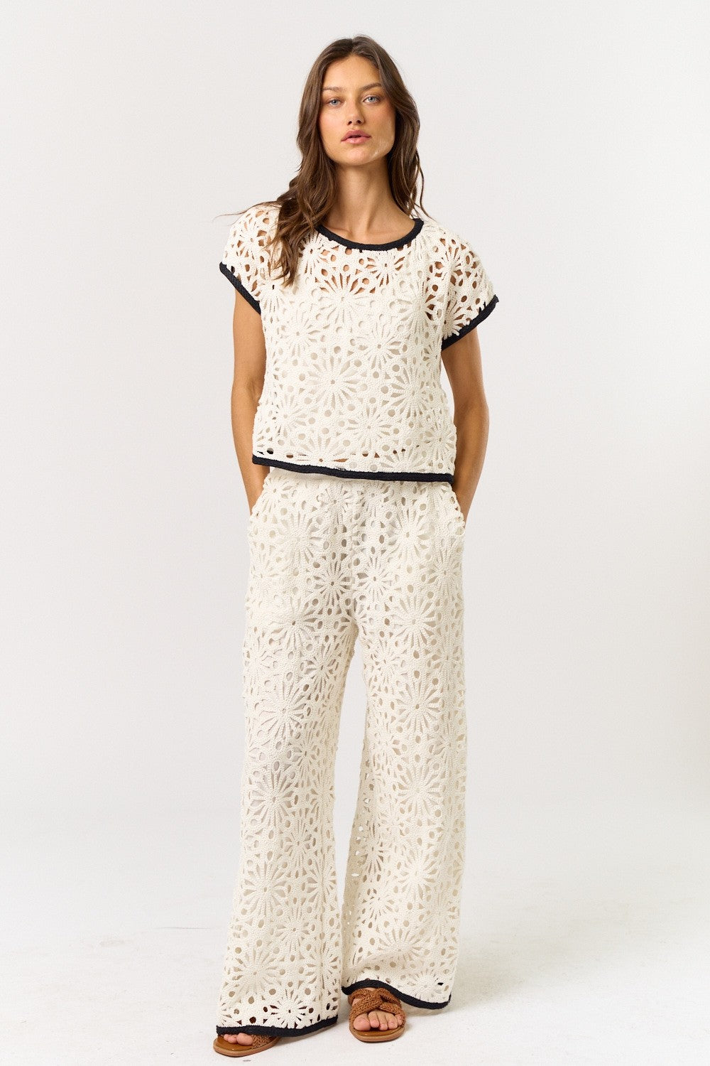 Pantalón bordado