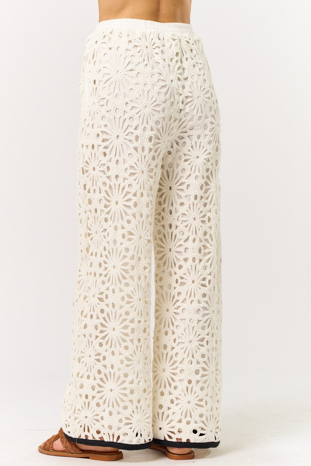 Pantalón bordado