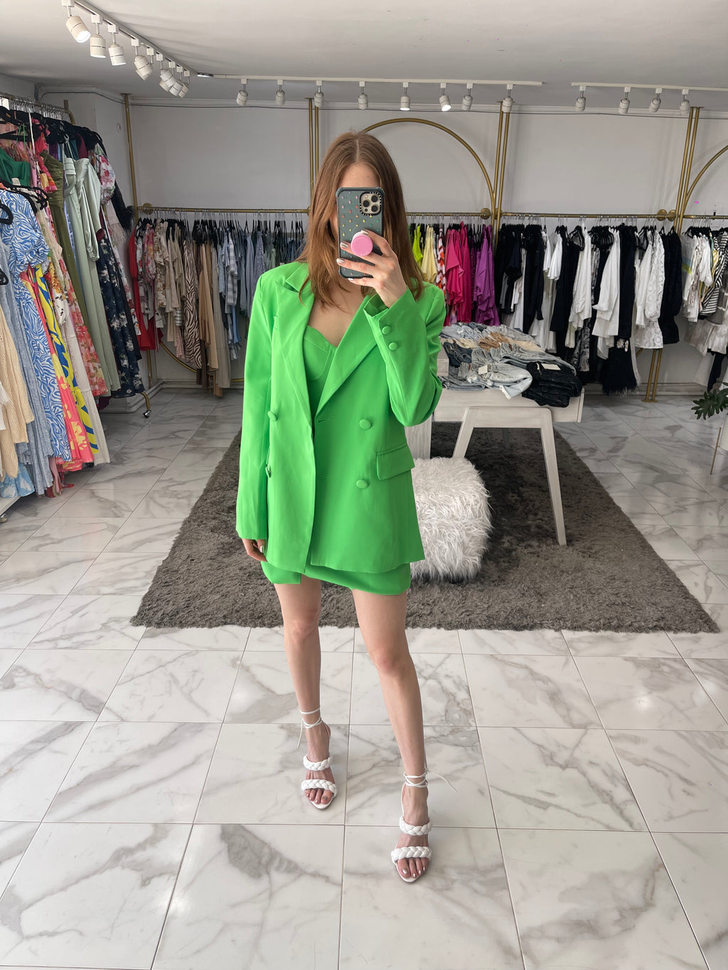 Vestido con saco verde